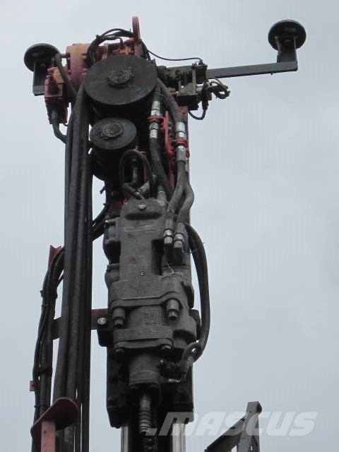 Sandvik DC 410 Ri معدات الثقب السطحي