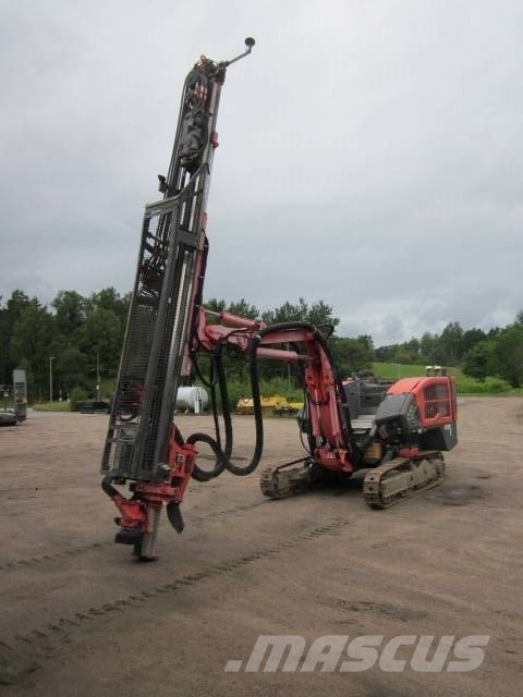 Sandvik DC 410 Ri معدات الثقب السطحي