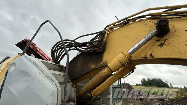 New Holland Kobelco E235 BSR-2 Crawler excavators