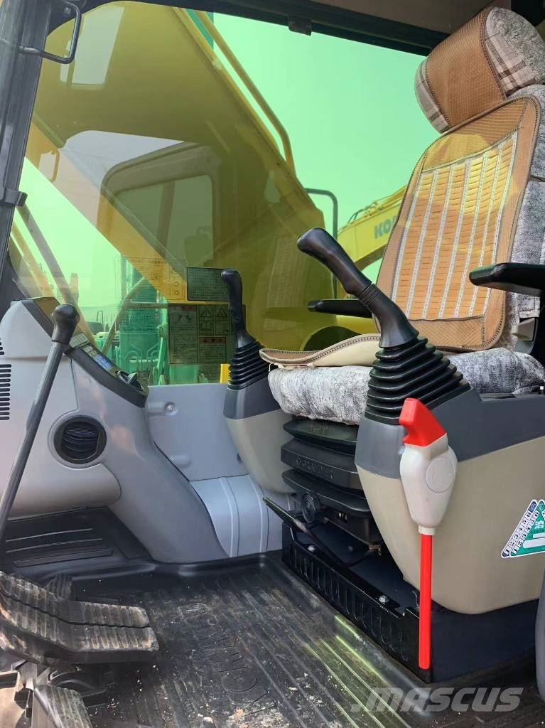 Komatsu PC 220-8 中型挖掘机