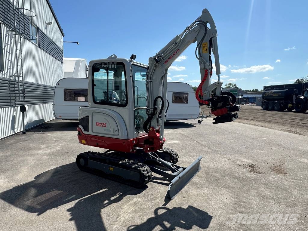 Takeuchi TB 225 Erbjudande!!! Mini excavatoare < 7t