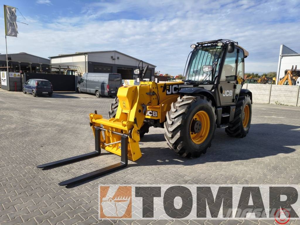 JCB 560-80 مناولات متداخلة