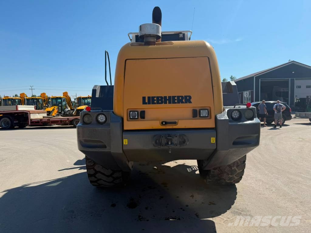 Liebherr 566 2+2 لوادر بعجل