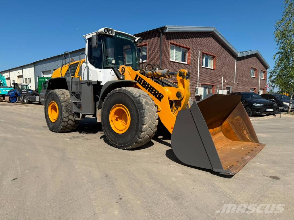 Liebherr 566 2+2 لوادر بعجل
