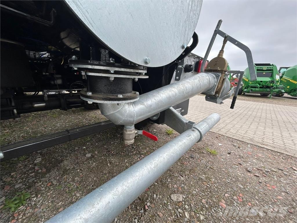 Fliegl TFW 26500 Road-X-Line Mestverspreider