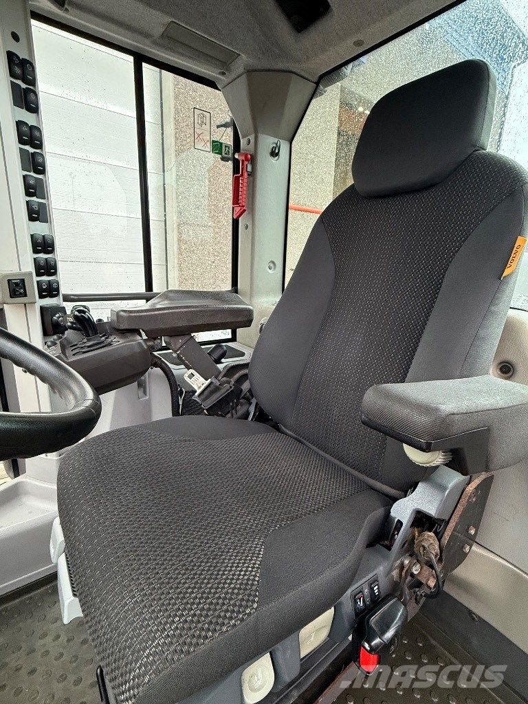 Volvo L 120 H Radlader