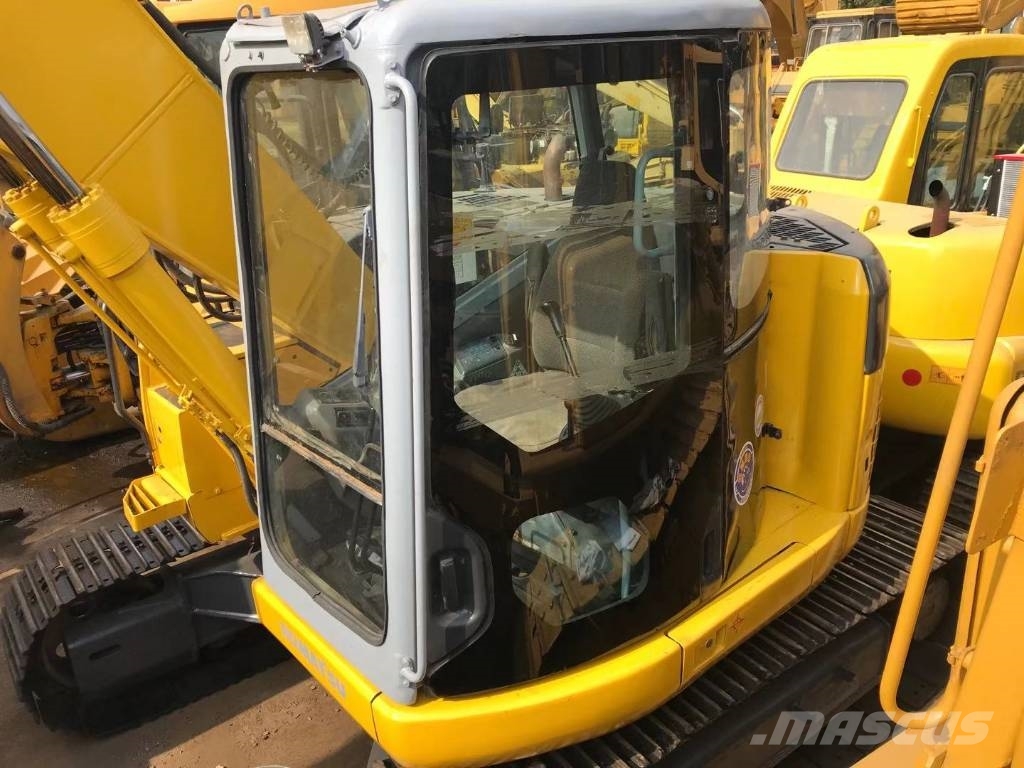 Komatsu PC 128 US 中型挖掘机