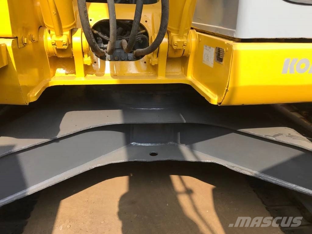 Komatsu PC 128 US 中型挖掘机