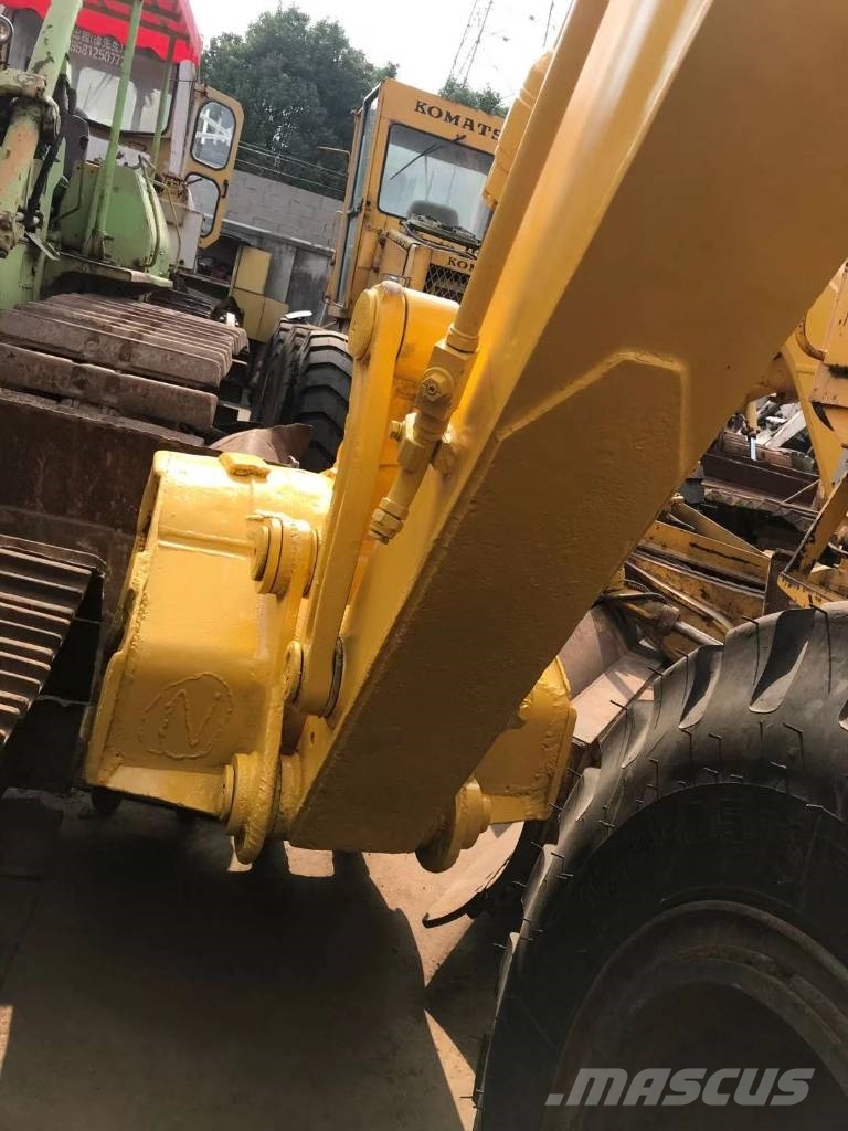 Komatsu PC 128 US 中型挖掘机