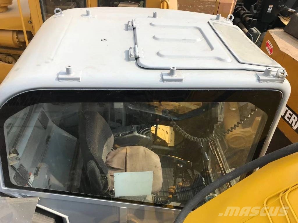 Komatsu PC 128 US 中型挖掘机