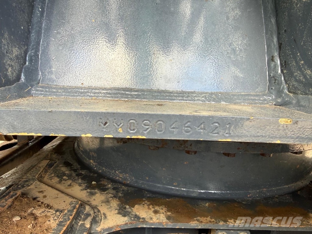 Kobelco SK 140 SR LC Гусеничні екскаватори