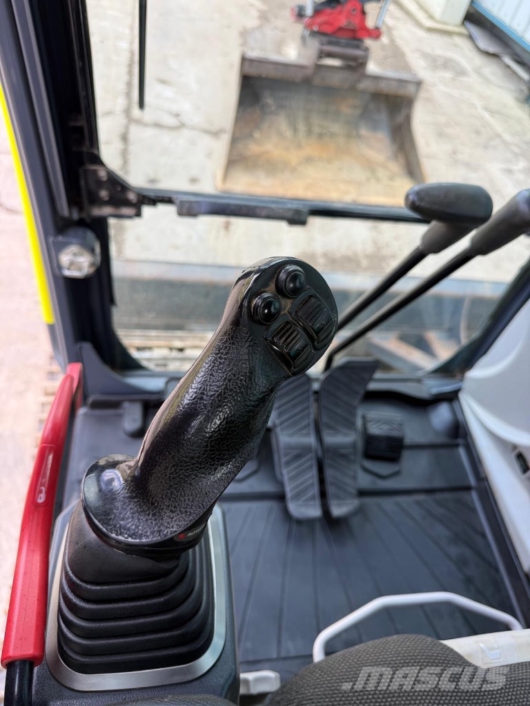 Kobelco SK 140 SR LC Гусеничні екскаватори