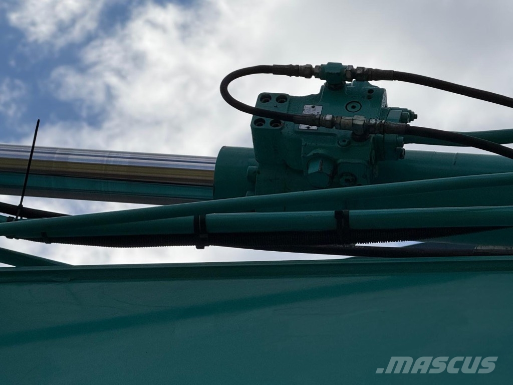 Kobelco SK 140 SR LC Гусеничні екскаватори
