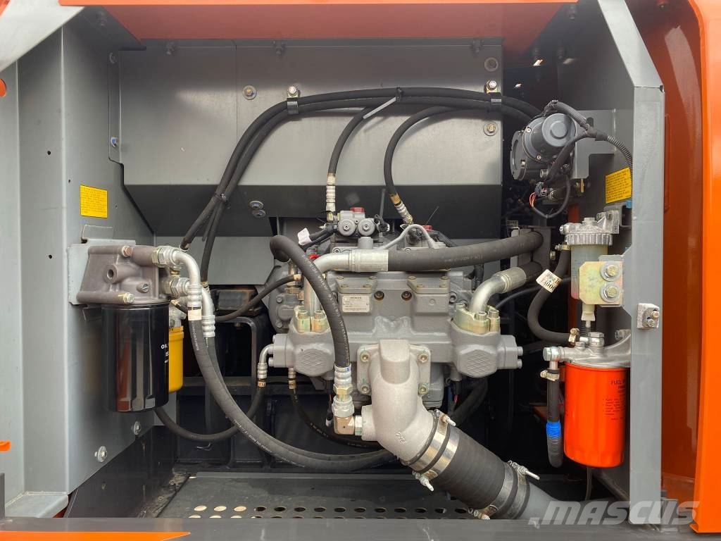 Hitachi ZX 220LC-5G 履带挖掘机