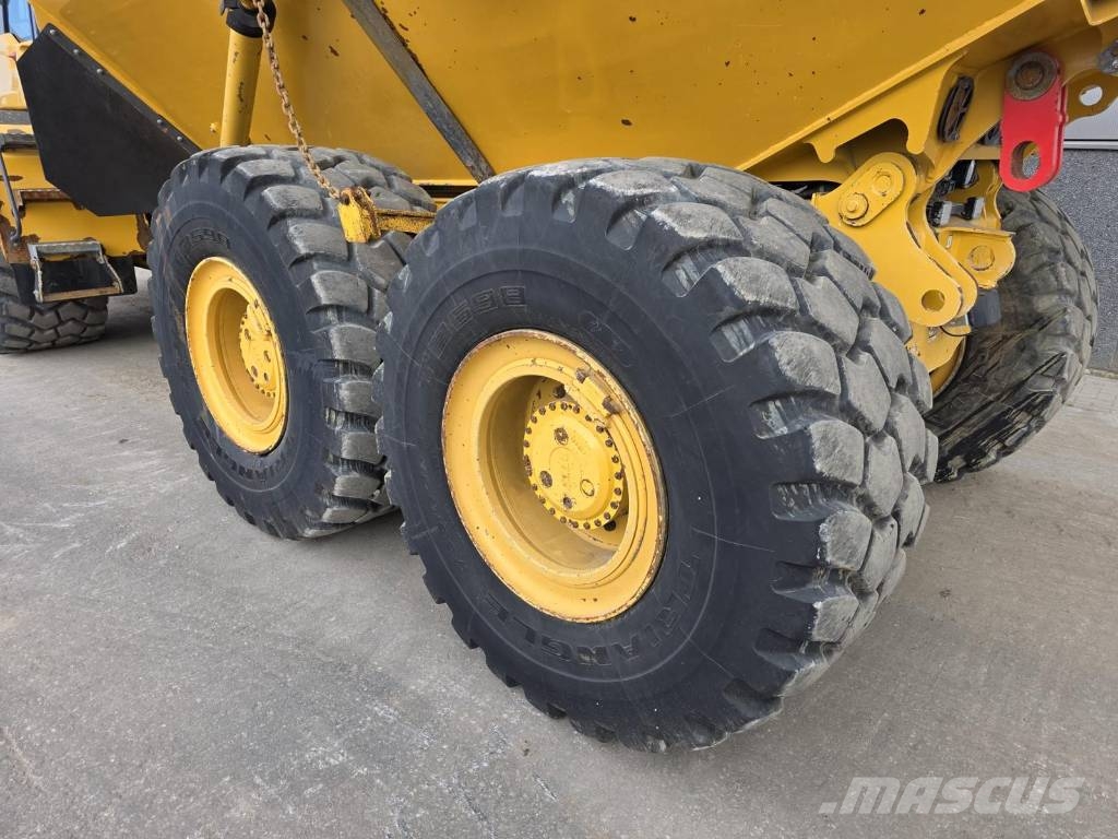 Bell B 25 E Dumper - Knickgelenk