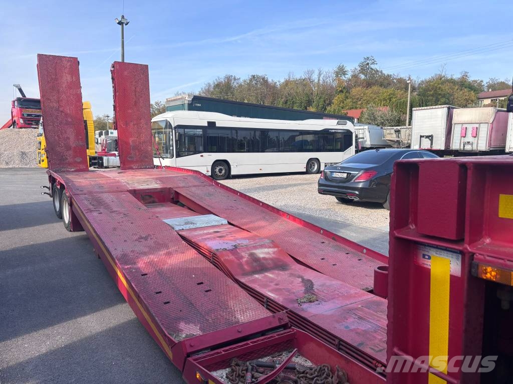 Goldhofer St 2 kamion mentő/ gépszállitó alacsony alvázkeret Semirremolques para transporte de vehículos