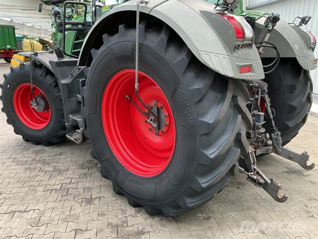 Fendt 828 Profi Plus Трактори