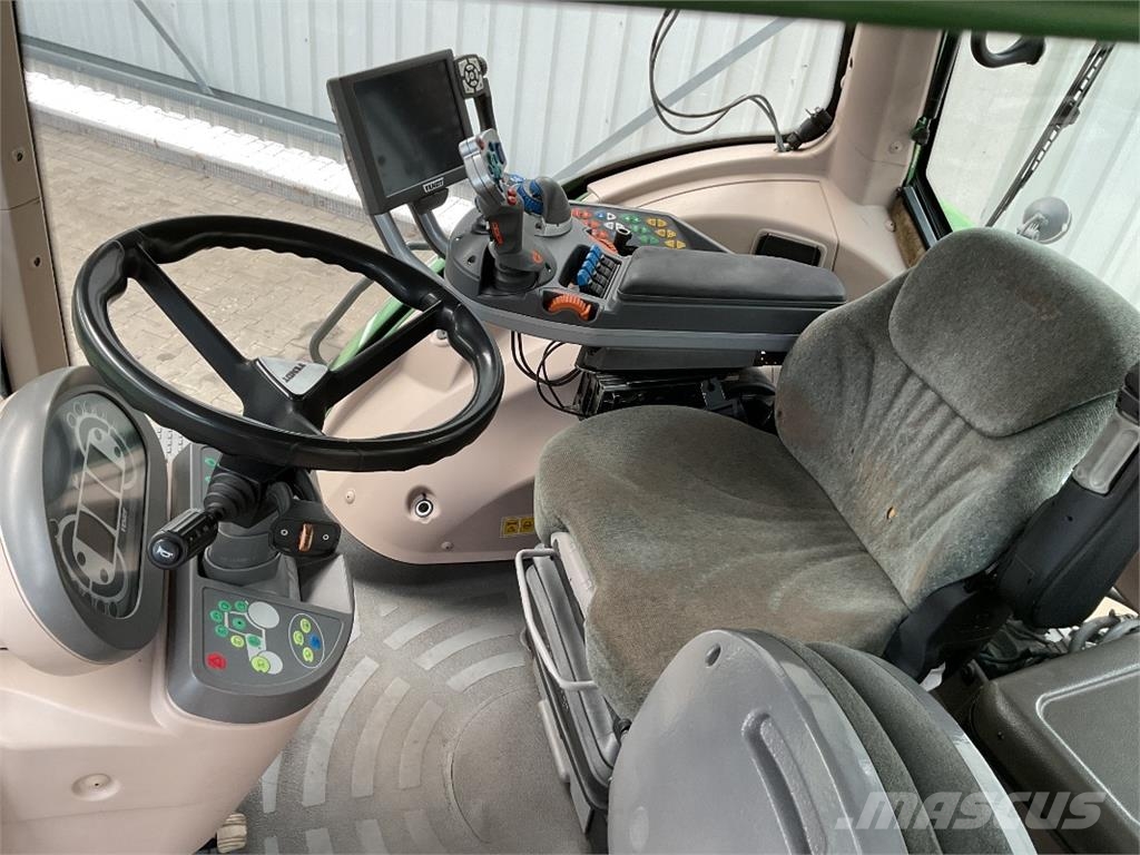 Fendt 828 Profi Plus Трактори