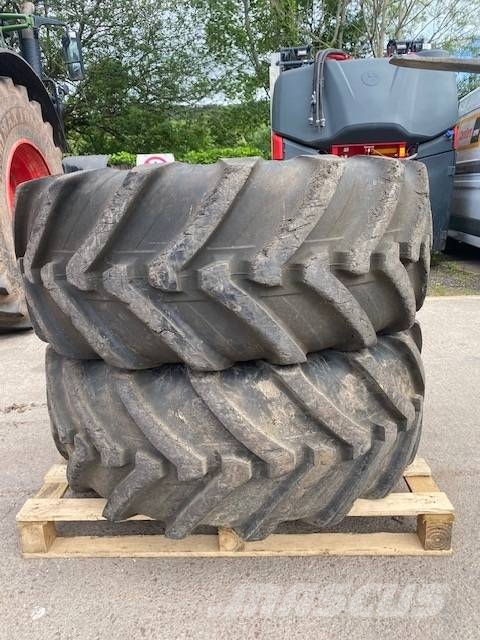 JCB 460/70 R24 MICHELIN XMCL TYRES TO FIT JCB. Tekerlekler