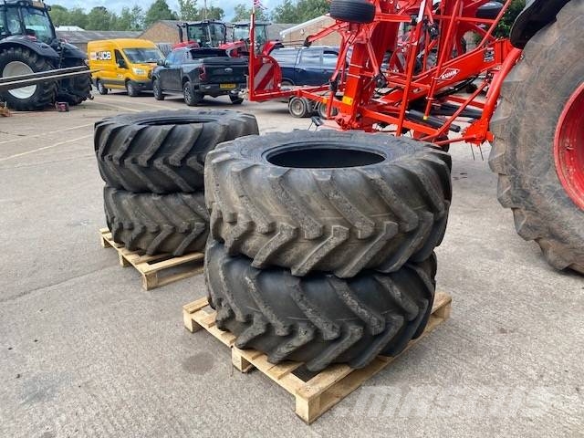 JCB 460/70 R24 MICHELIN XMCL TYRES TO FIT JCB. Tekerlekler