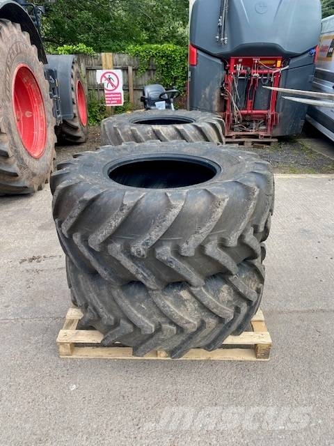 JCB 460/70 R24 MICHELIN XMCL TYRES TO FIT JCB. Tekerlekler
