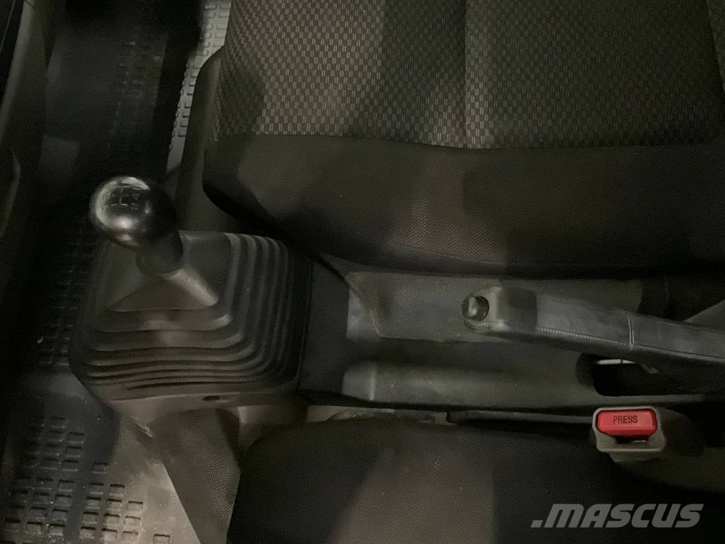 Renault Maxity 120 + multitel mt202 Pacēlāji uz automašīnas bāzes