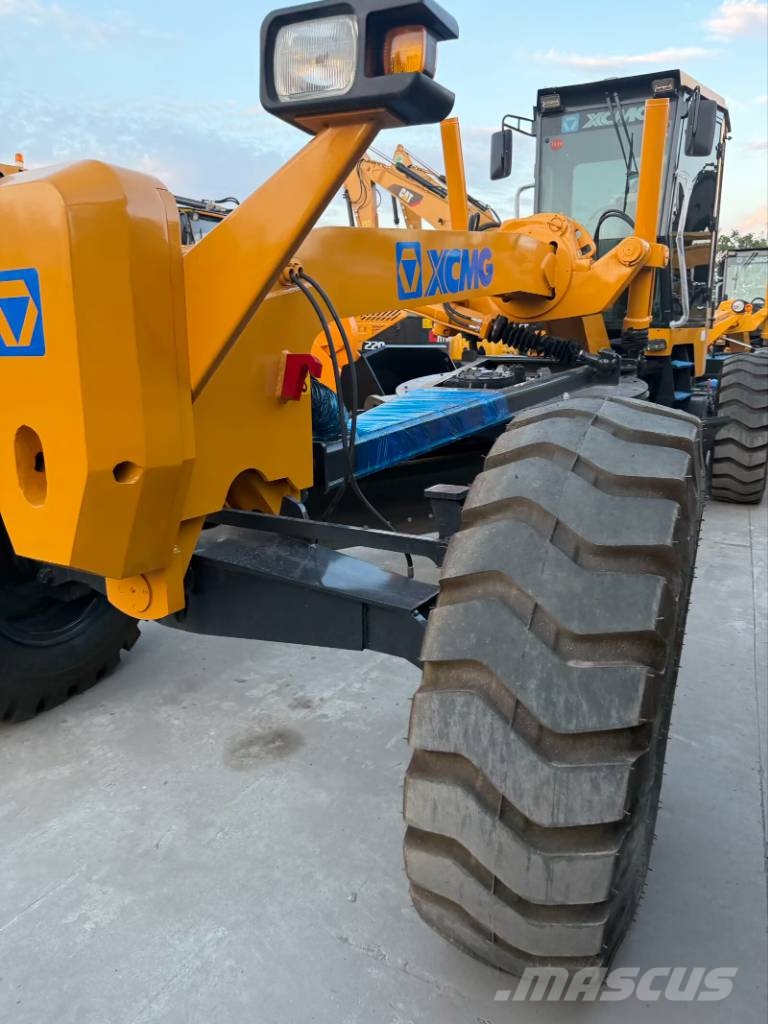 XCMG GR2153 the largest‑scale supplier Väghyvlar
