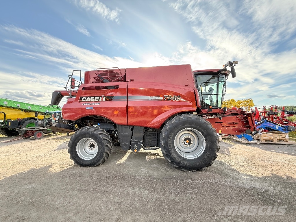 Case IH Axialflow 7240 30” Mietitrebbiatrici