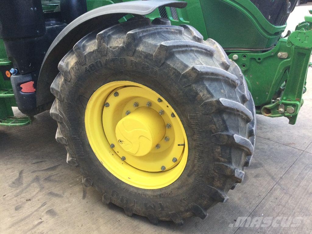 John Deere 6155R Traktori
