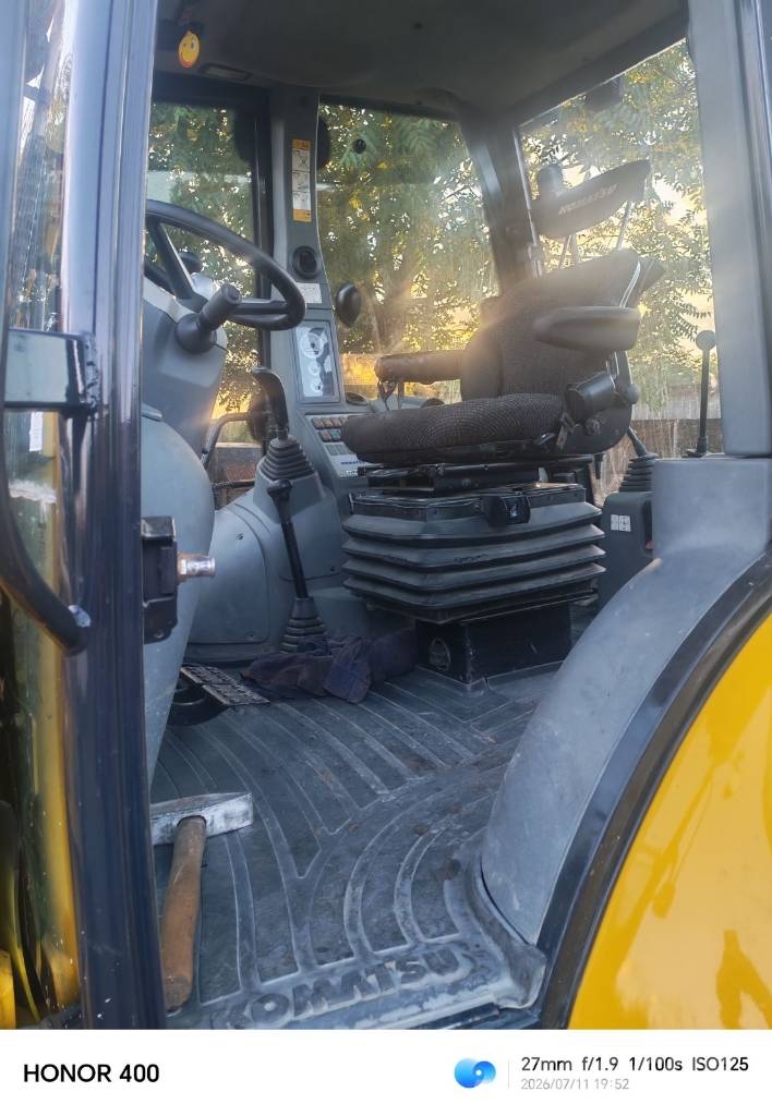 Komatsu WB 93 R-5 Экскаваторы-погрузчики