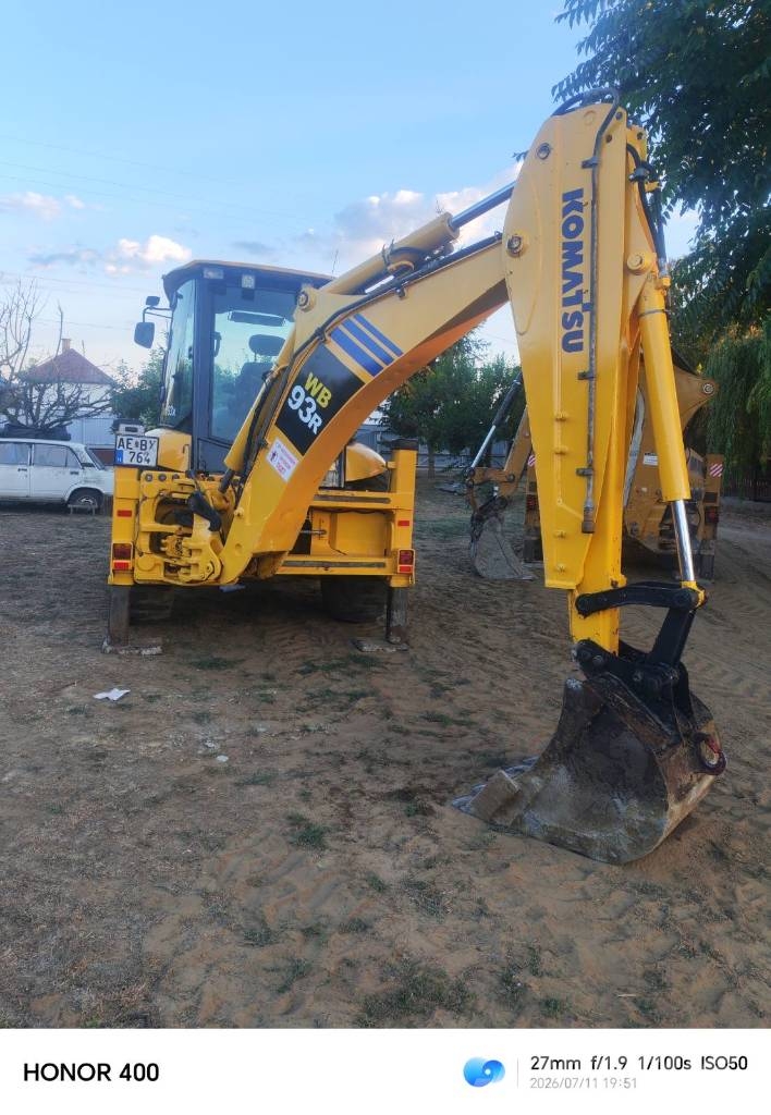 Komatsu WB 93 R-5 Экскаваторы-погрузчики