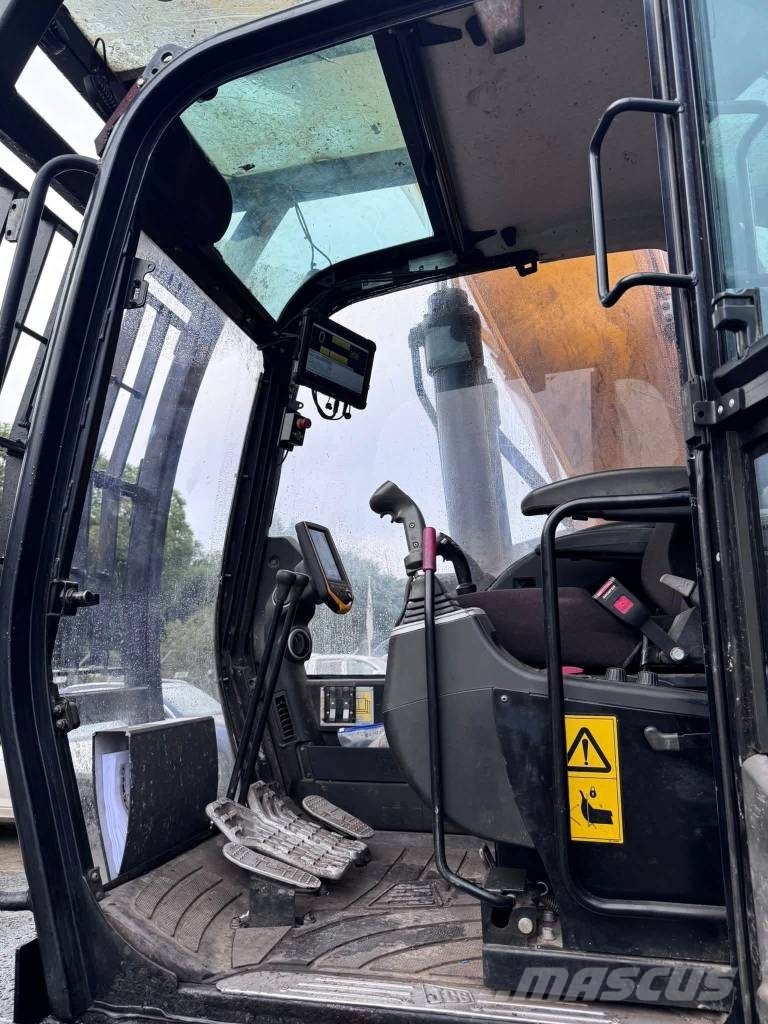 JCB JS220 Harvester Conversion Harvesterit