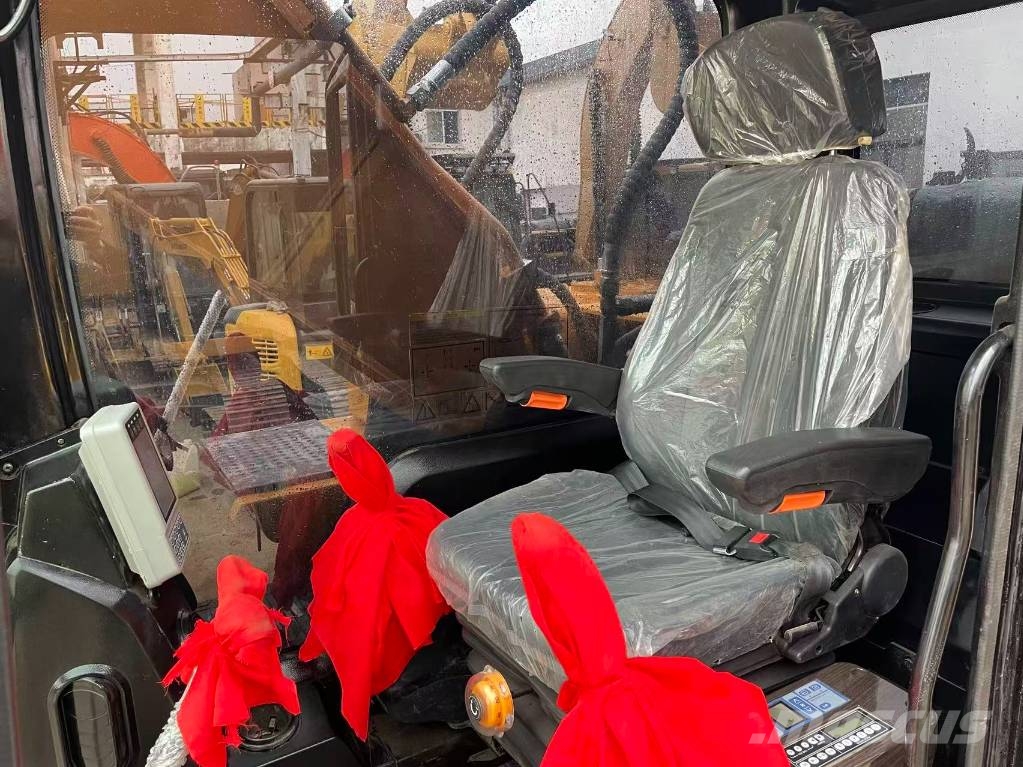 Sany 215C Gravemaskiner på larvebånd
