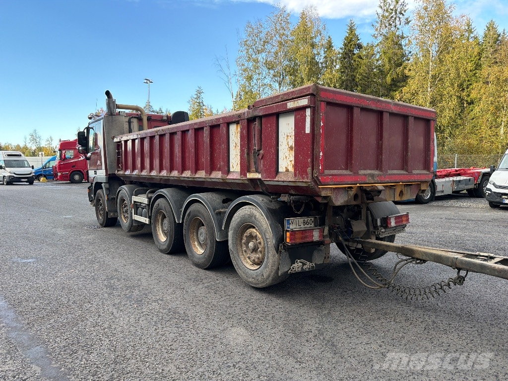 Sisu Polar 550 10x4 Fullerilla ダンプ