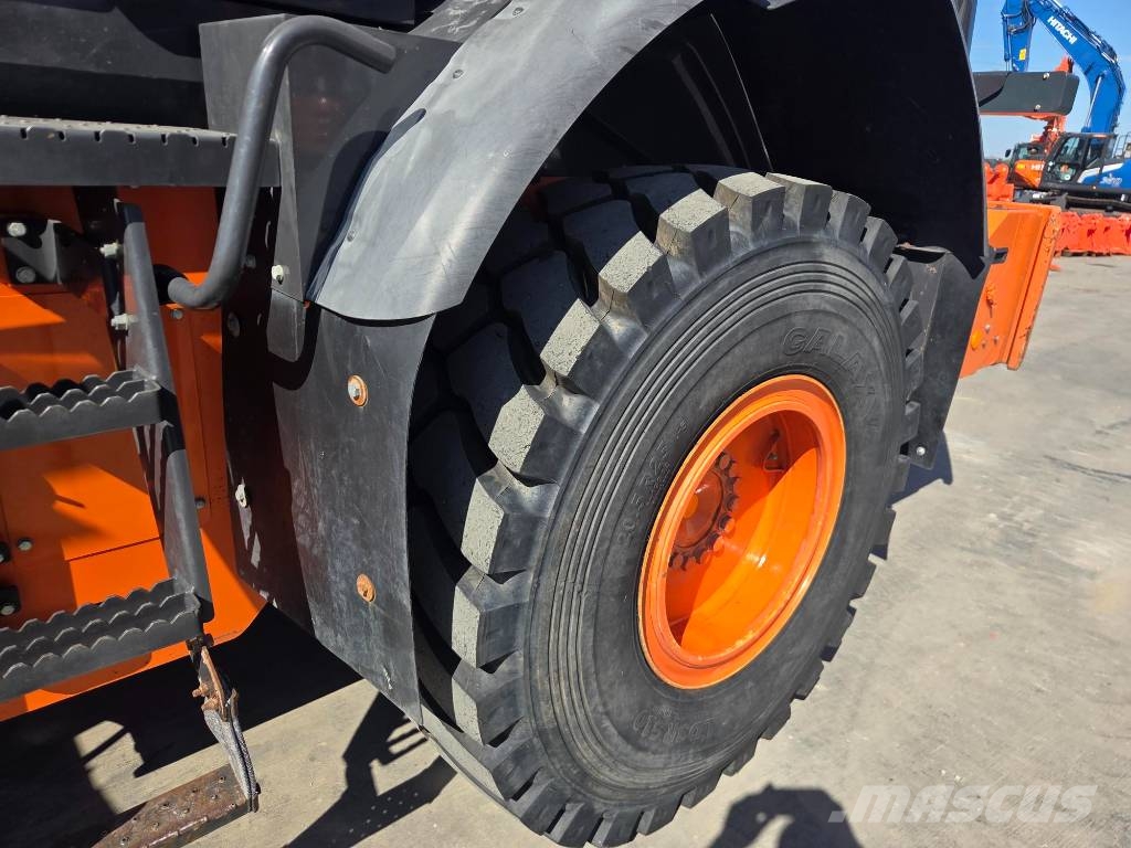 Hitachi ZW 180-6, High dump 8cm, tires L5 90% ok Radlader