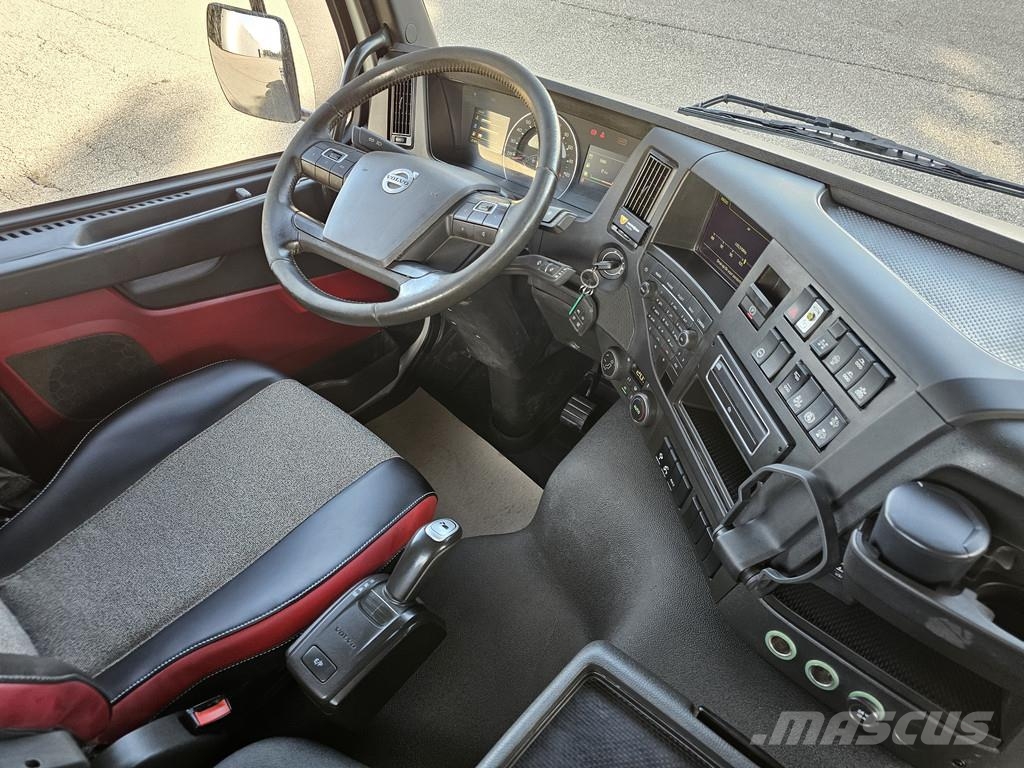 Volvo FMX 470 8x4 / 30t KABEL - CONTAINER SYSTEEM Hook lift trucks