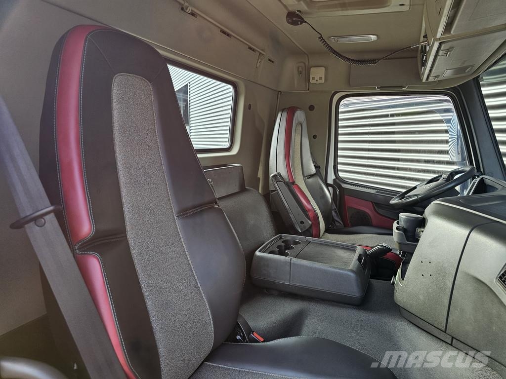 Volvo FMX 470 8x4 / 30t KABEL - CONTAINER SYSTEEM Hook lift trucks