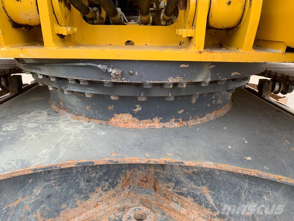 Komatsu HB 215 LC Bagri goseničarji