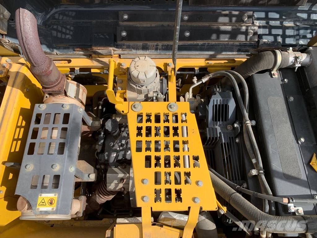 Komatsu HB 215 LC Bagri goseničarji