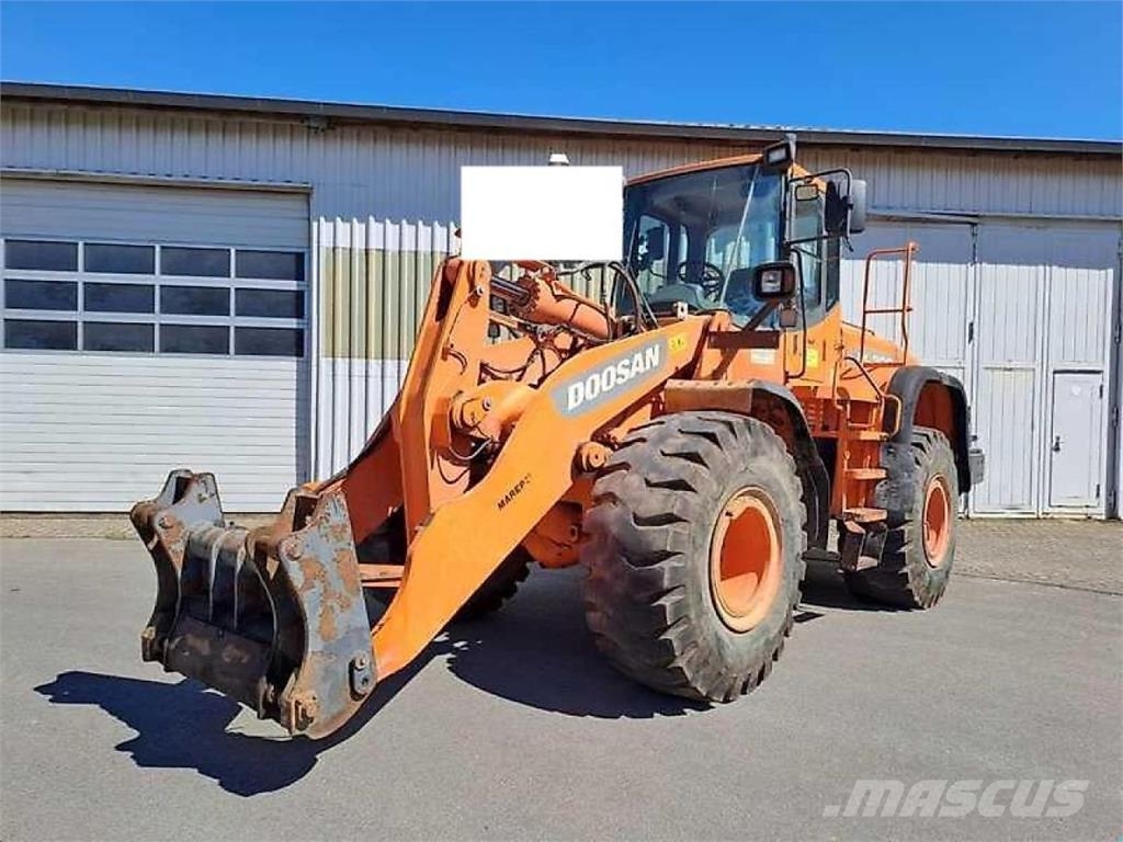  DOOSAN DL 300 Wielladers
