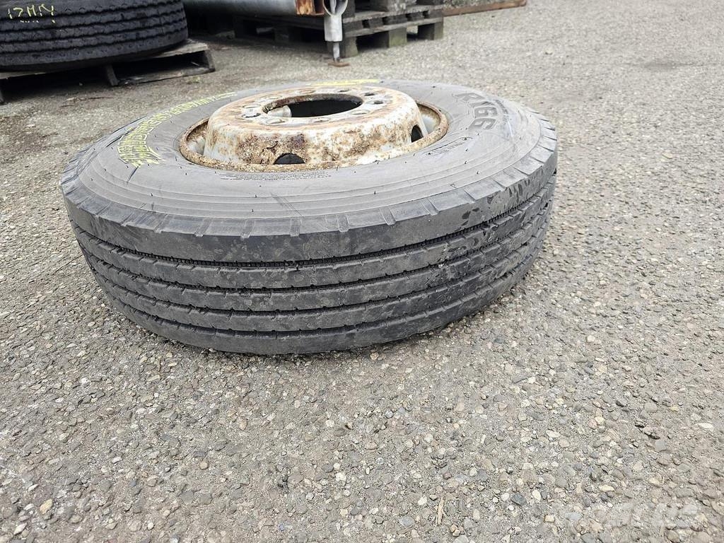 Bridgestone 9.5 R 17.5 LOWLOADER TIRE الإطارات والعجلات والحافات