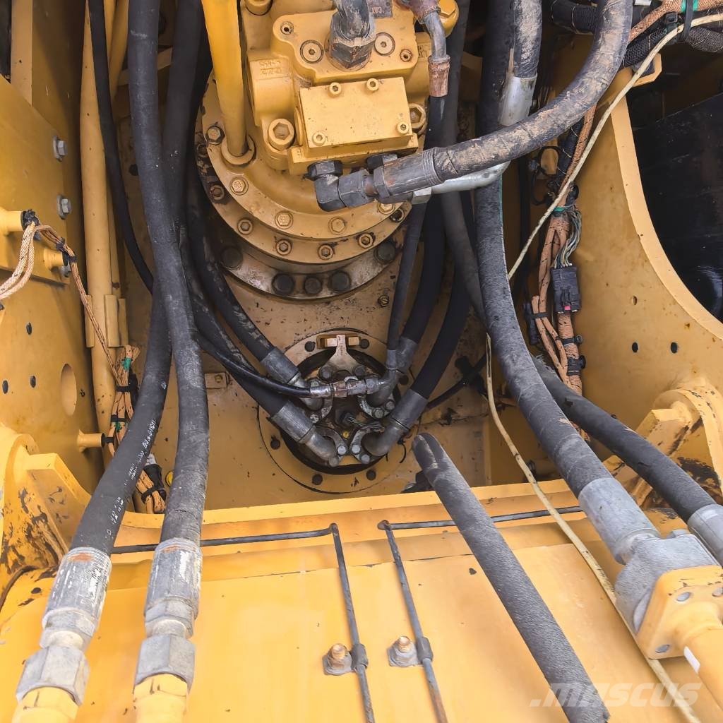 CAT 320 GC 中型挖掘机