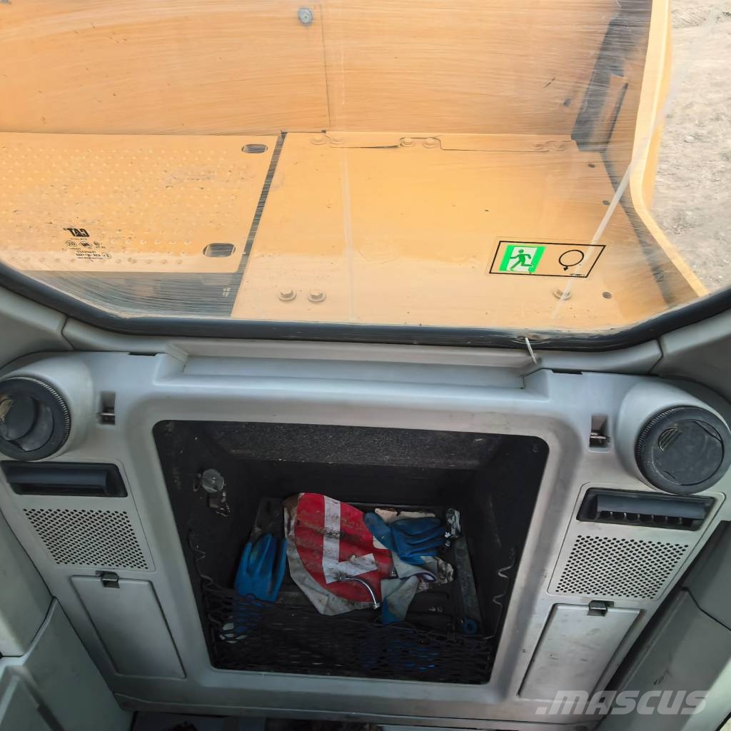 CAT 320 GC 中型挖掘机