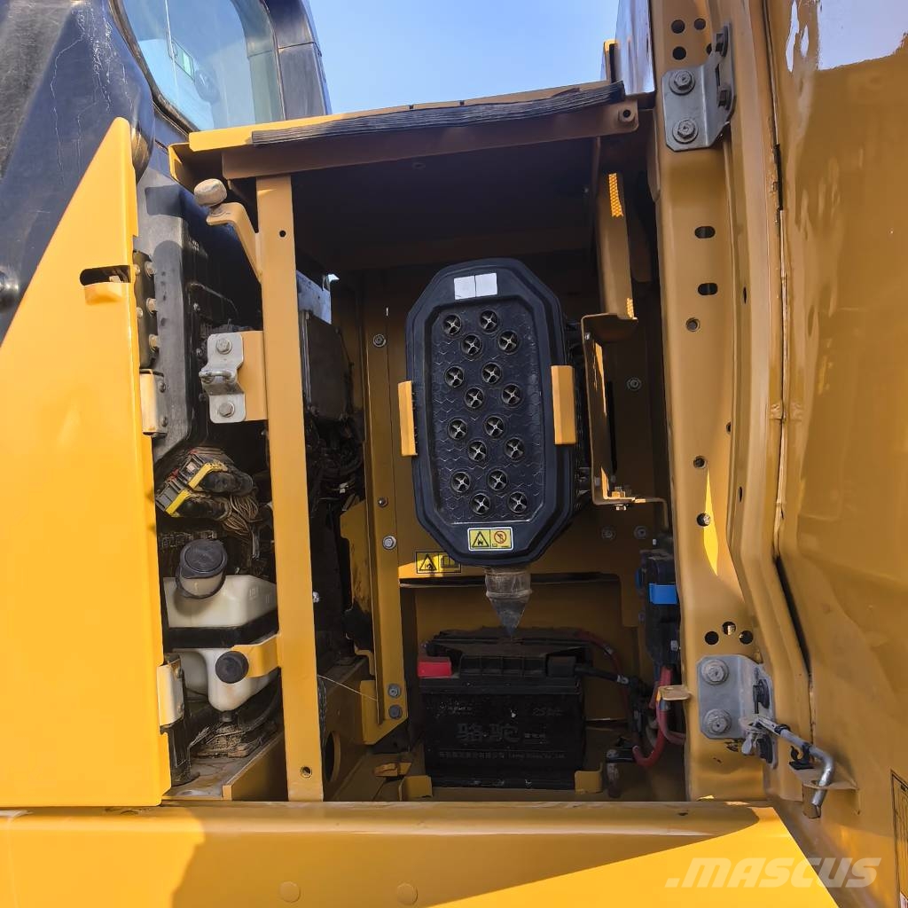 CAT 320 GC 中型挖掘机