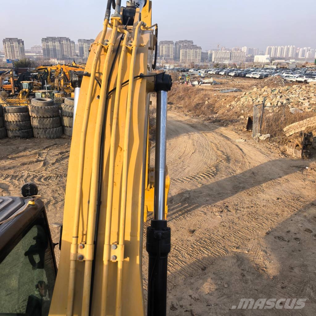 CAT 320 GC 中型挖掘机