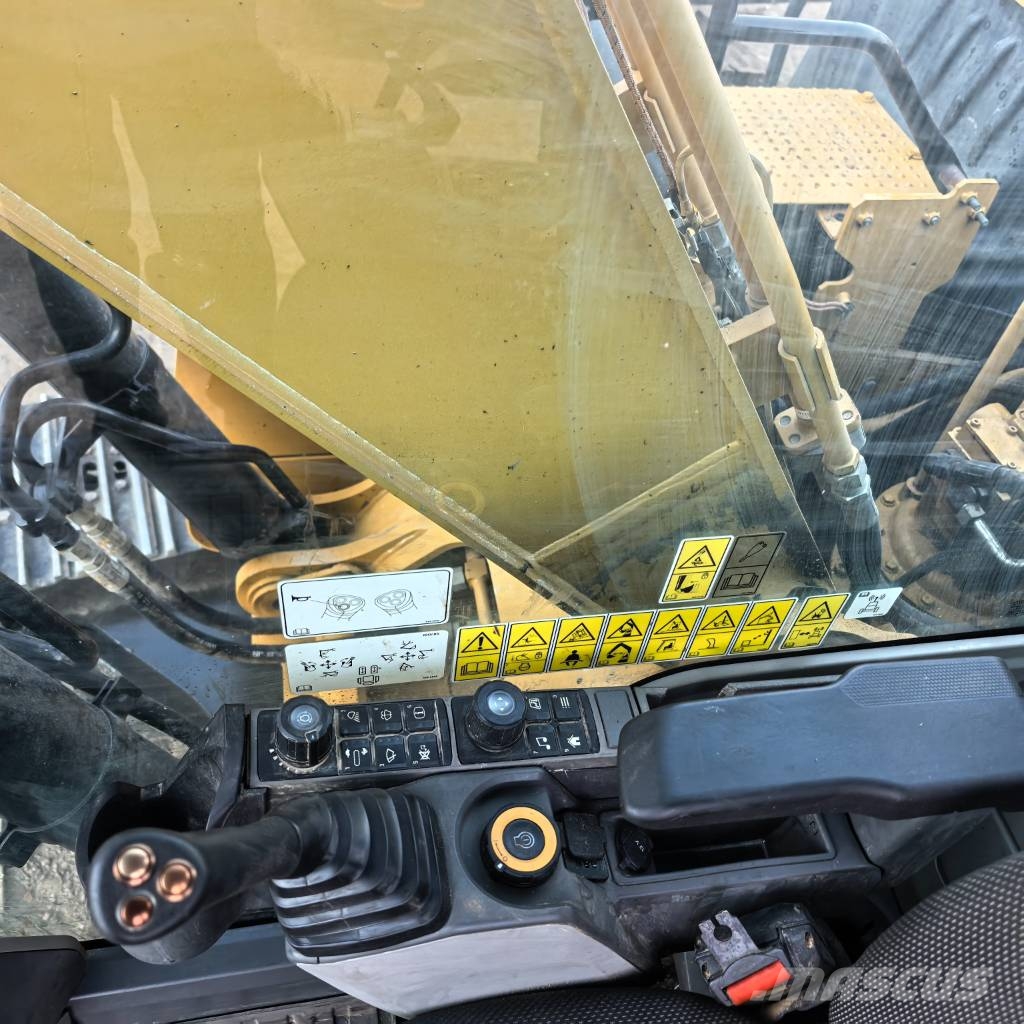 CAT 320 GC 中型挖掘机