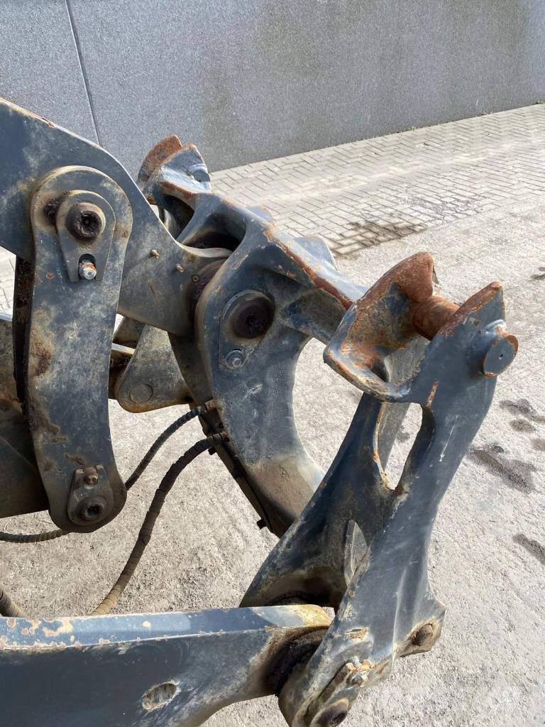 Volvo L 90 G (High tip bucket) 轮式装载机