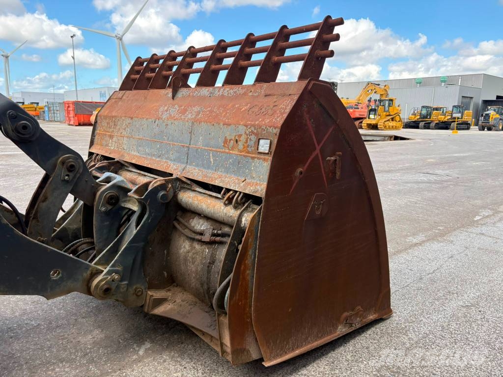 Volvo L 90 G (High tip bucket) 轮式装载机