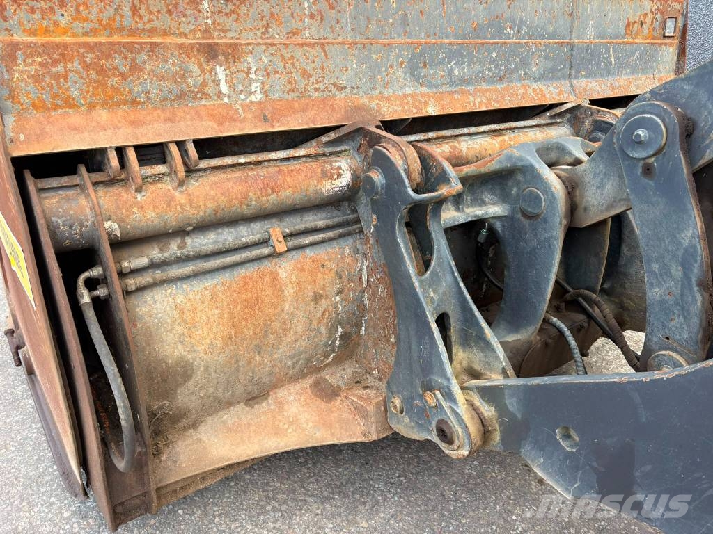 Volvo L 90 G (High tip bucket) 轮式装载机