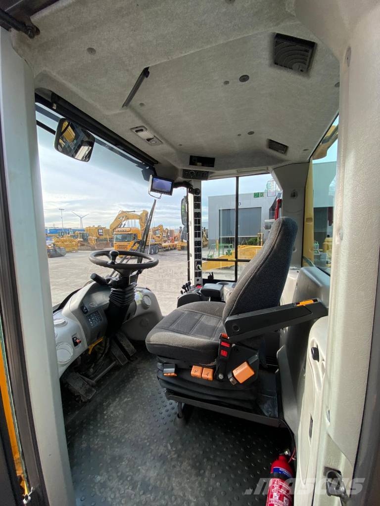 Volvo L 90 G (High tip bucket) 轮式装载机